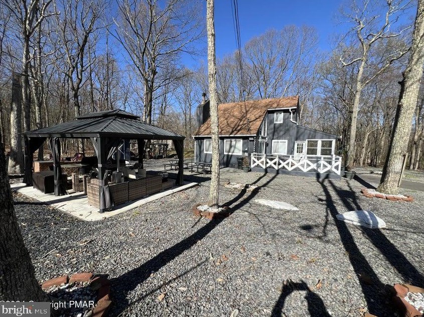 155 Sparrow Loop, Bushkill, PA 18324-8640