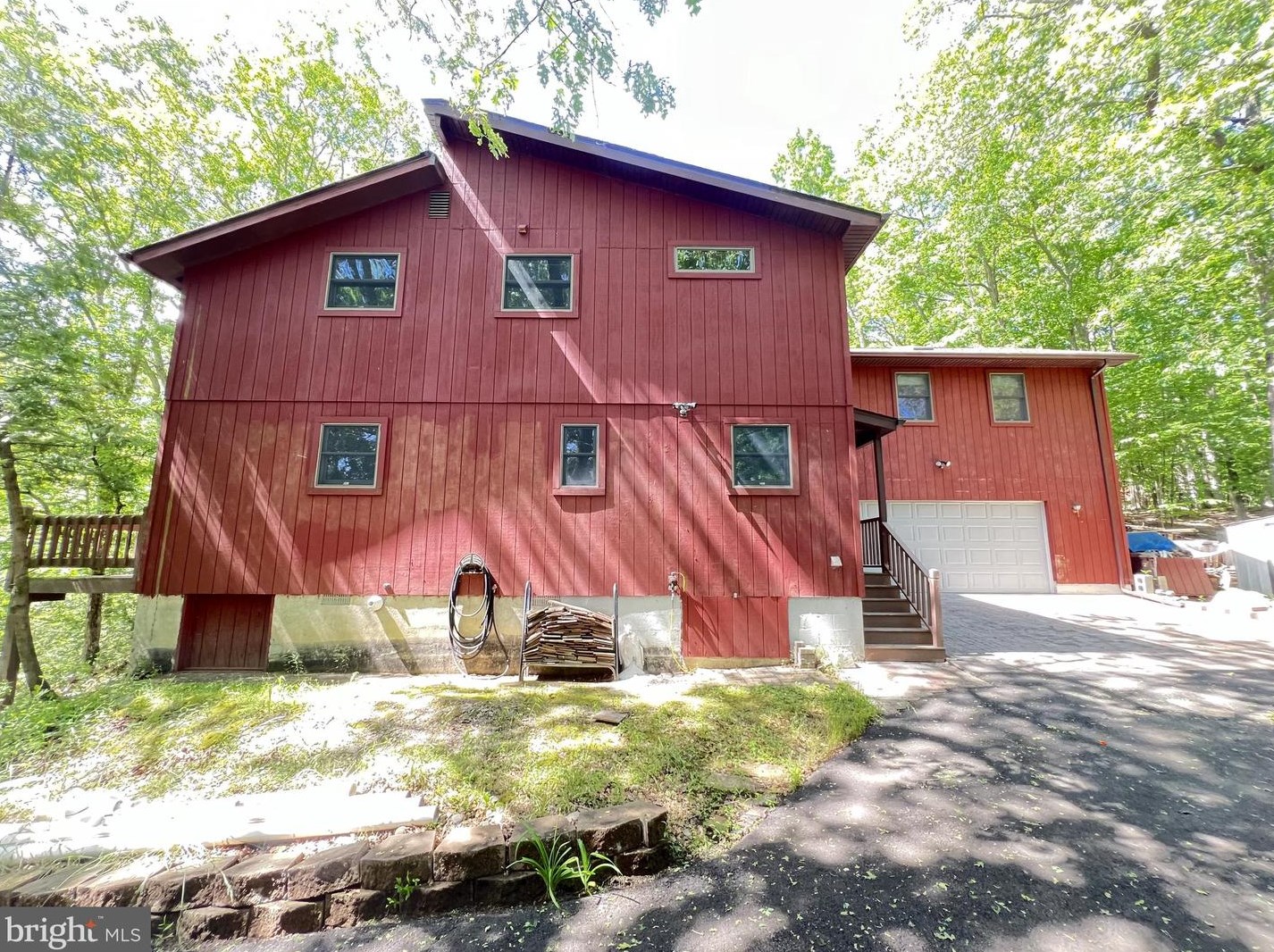 6159 Decker Rd, Bushkill, PA 18324