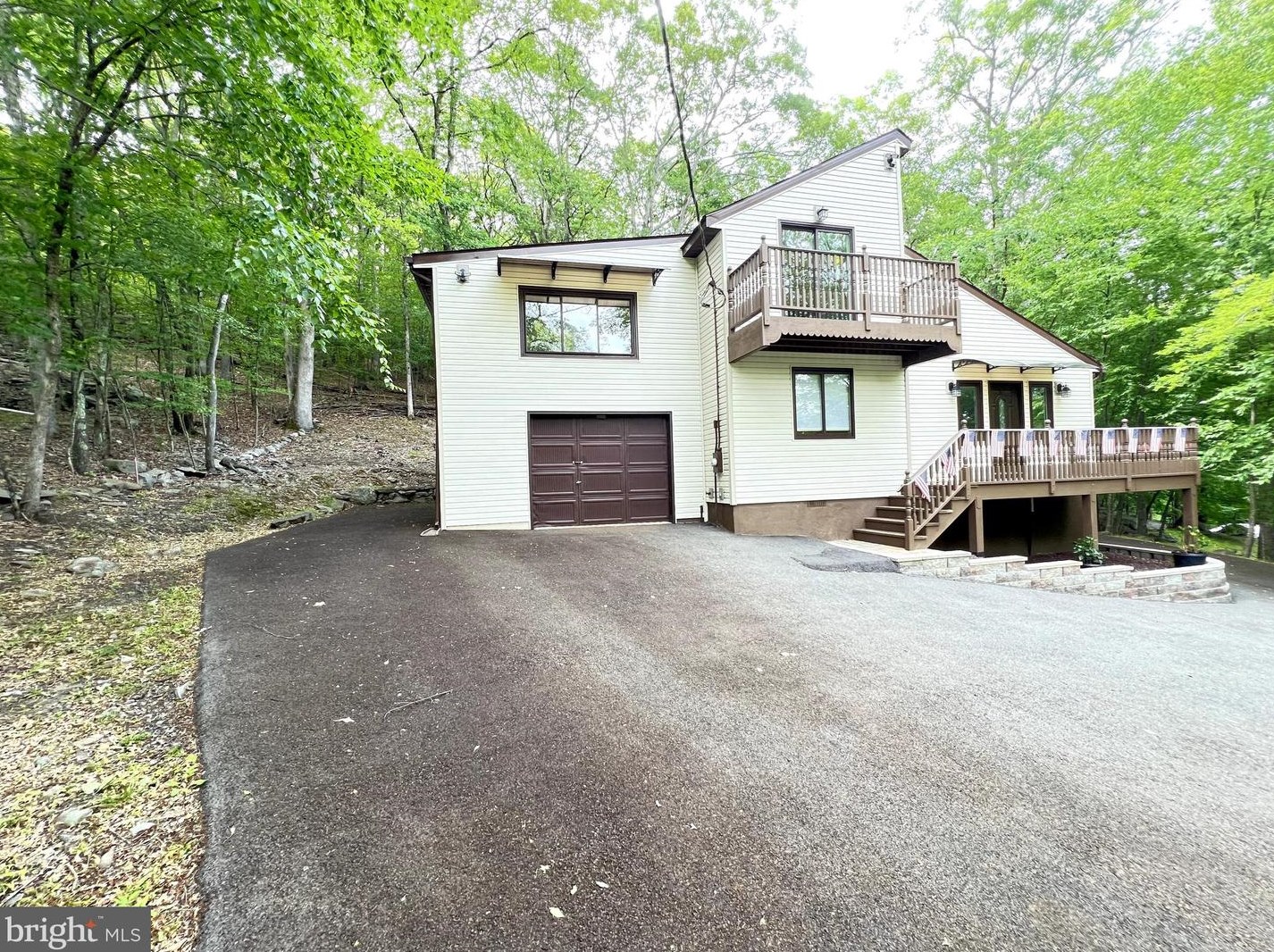 3108 Cherry Ridge Rd, Bushkill, PA 18324