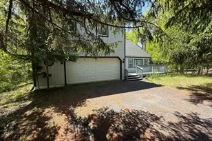 263 Canterbury Rd, Bushkill, PA 18324 - Photo 1