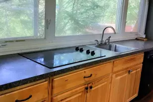 192 Cambridge Ct, Bushkill, PA 18324 - Photo 2