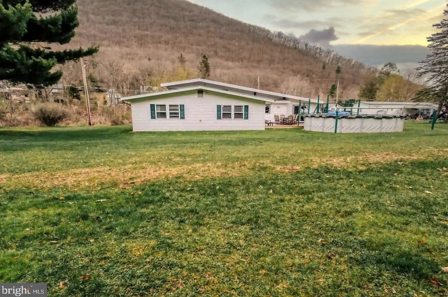 51 River St, West Pike, PA 16922