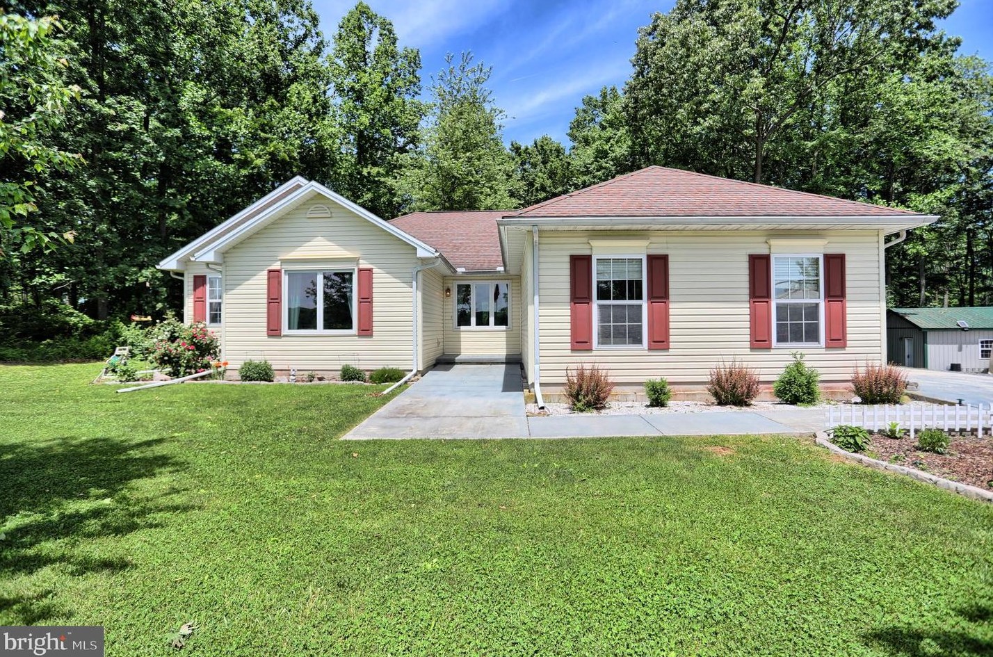432 Kistler Rd, Mansville, PA 17024-9021