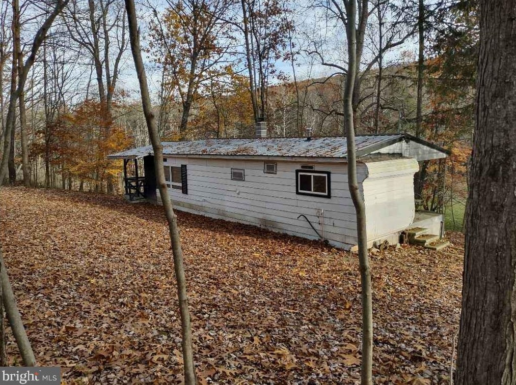 15 Shaw Ln, Blain, PA 17006-6505