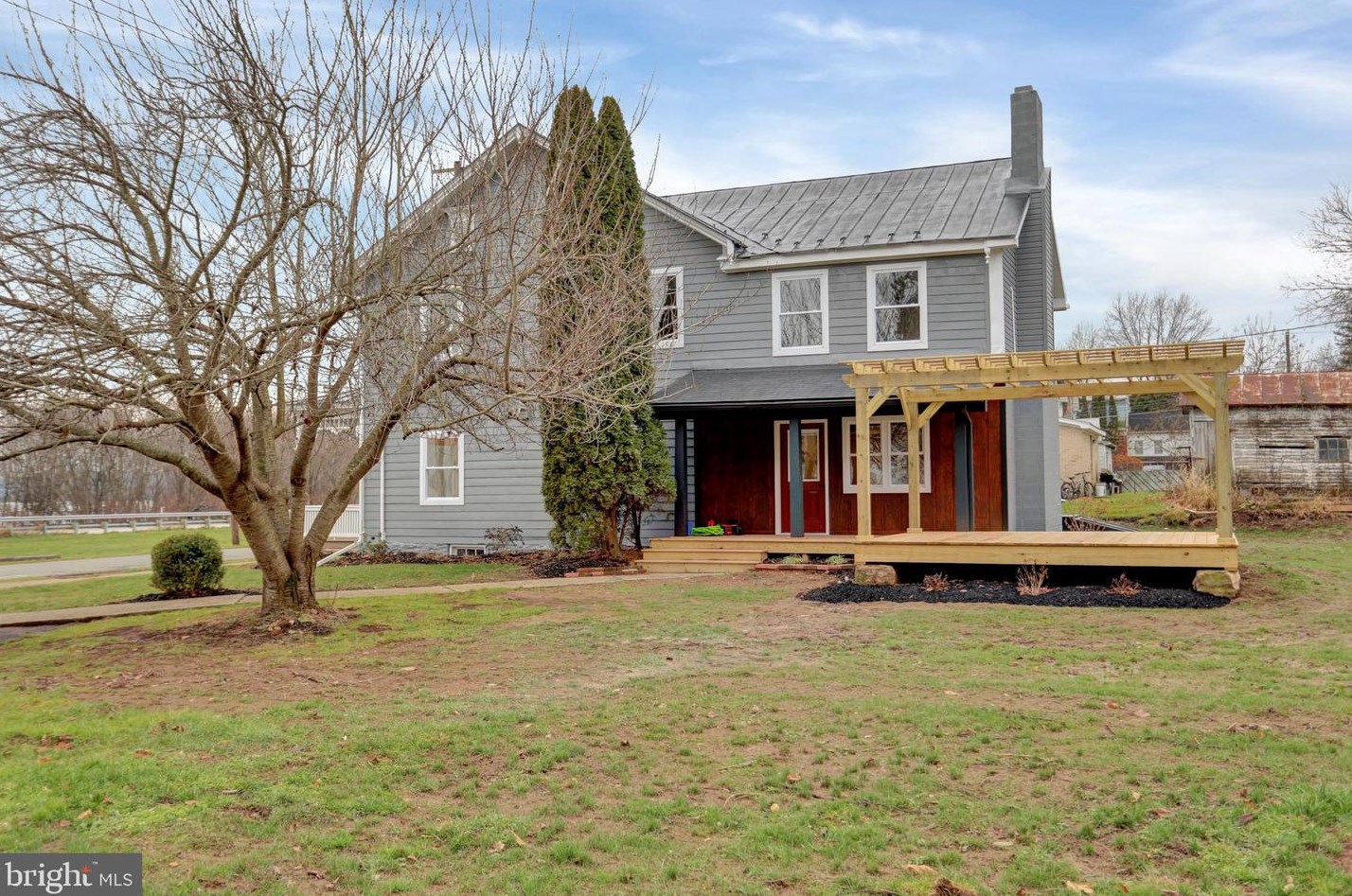 810 N Front St, Mount Patrick, PA 17045
