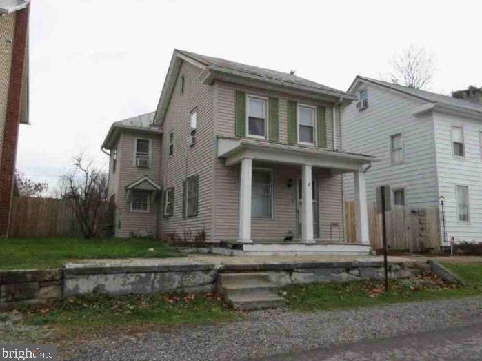 412 S Market St, Mount Patrick, PA 17045