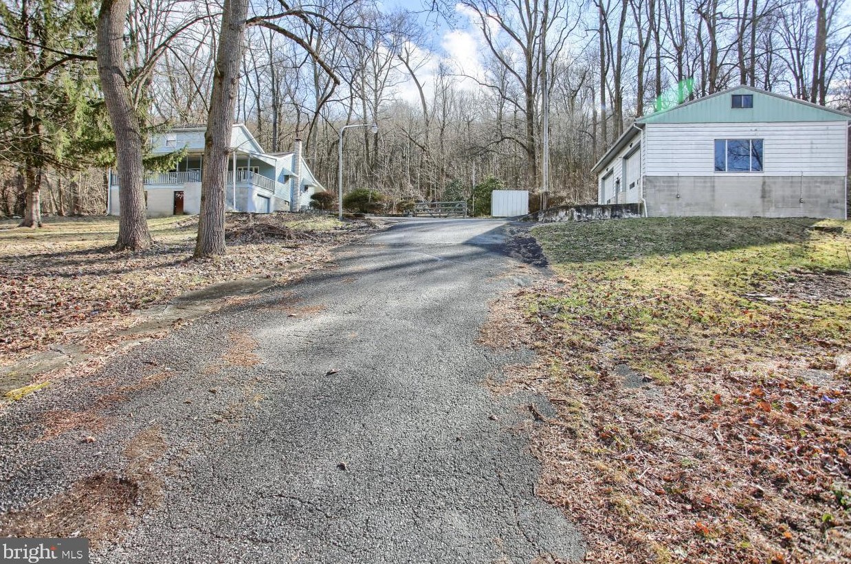 17 Hill Top Rd, Duncannon, PA 17020
