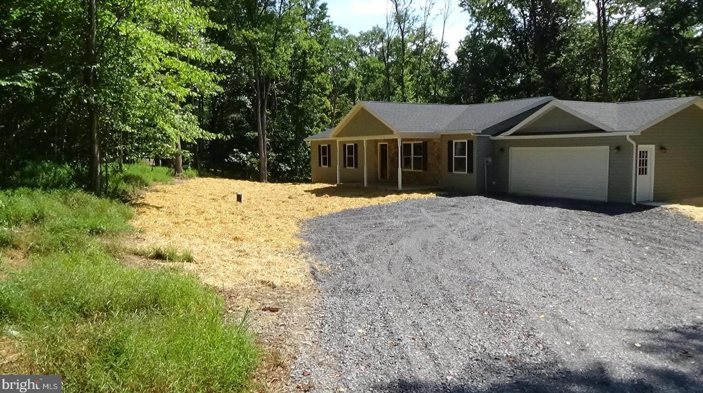 665 Sugar Run Rd, Eshcol, PA 17062
