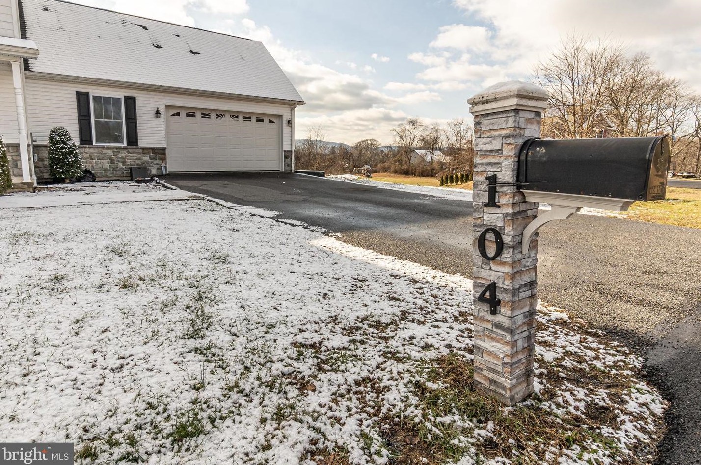 104 Pin Tail Ave, Duncannon, PA 17020