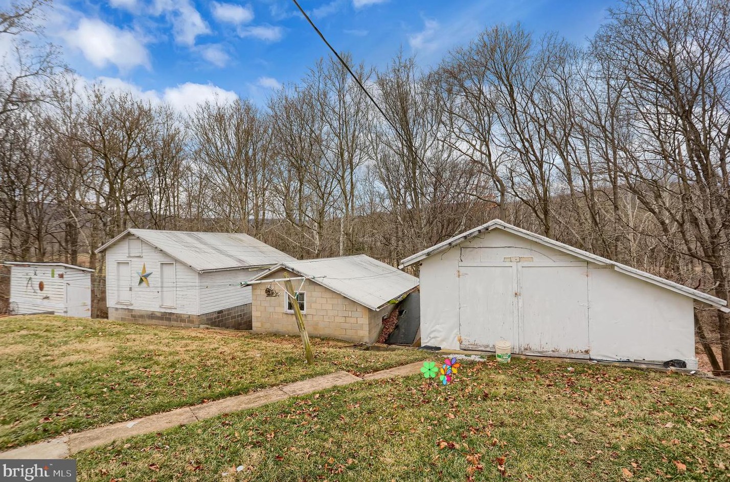 4892 Waggoners Gap Rd, Landisburg, PA 17040-9106