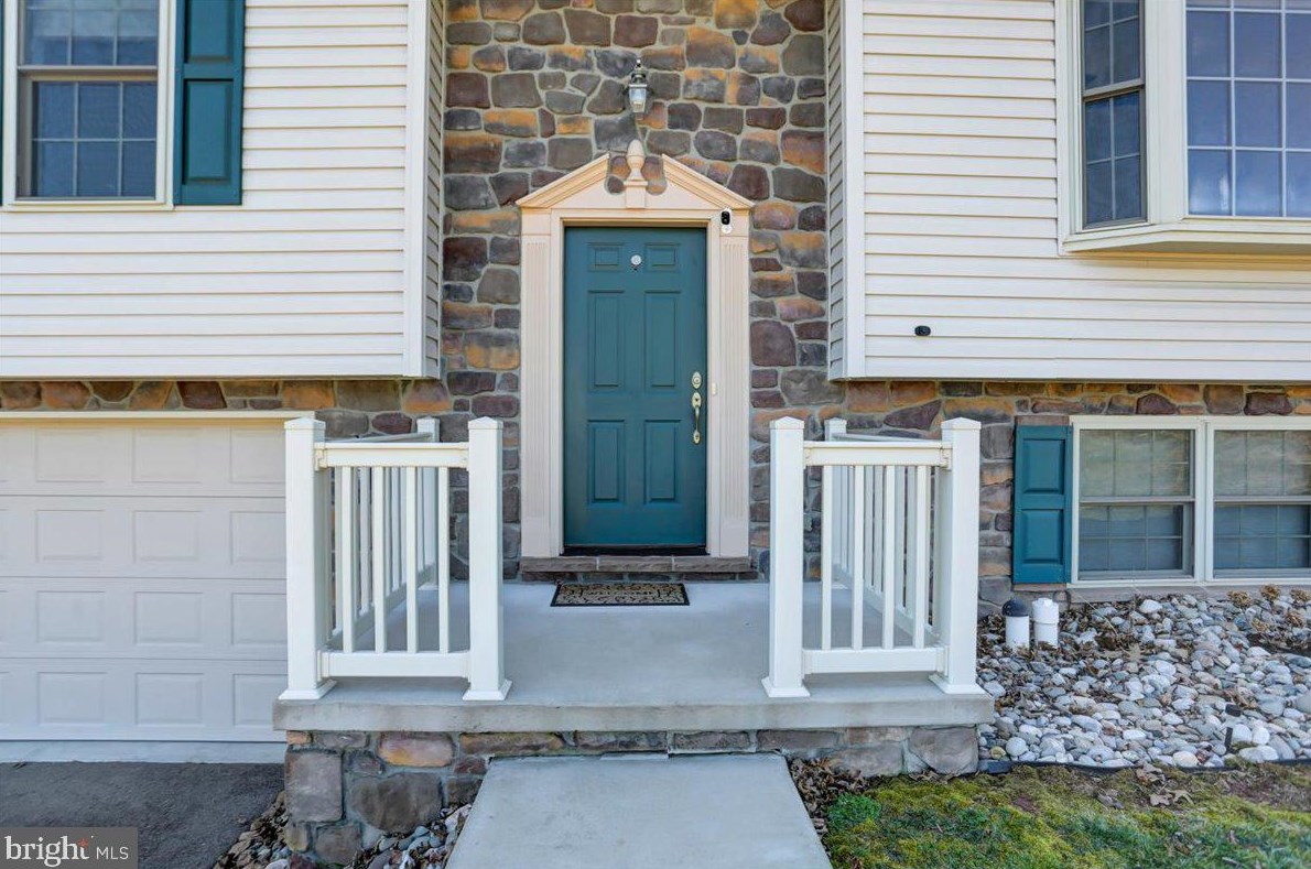 33 Cambridge Cir, Mount Patrick, PA 17045