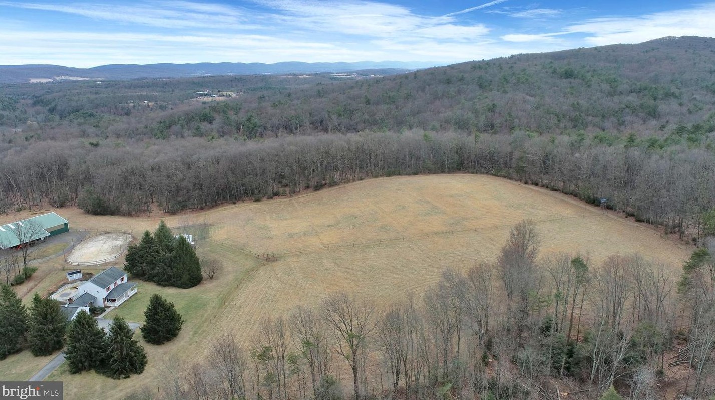 34 Melissa Ln, Paradise Park, PA 17068
