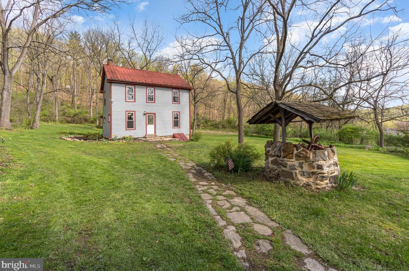139 Hope Rd, Paradise Park, PA 17068