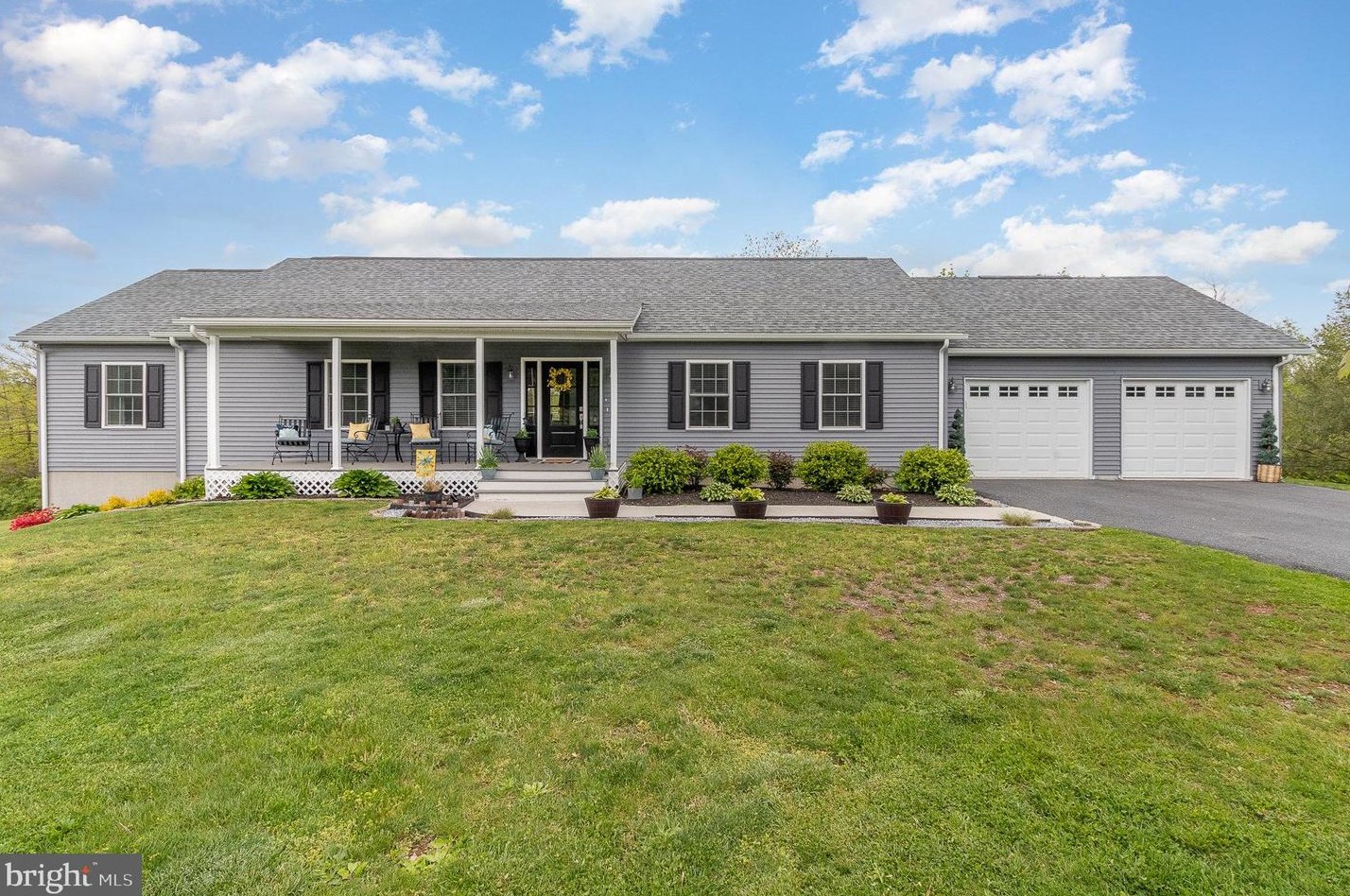 7 Bretz Cir, Shermansdale, PA 17090