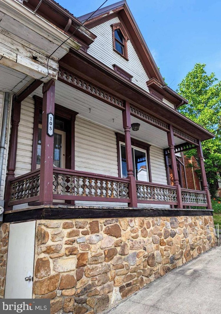 105 E Main St, Landisburg, PA 17040