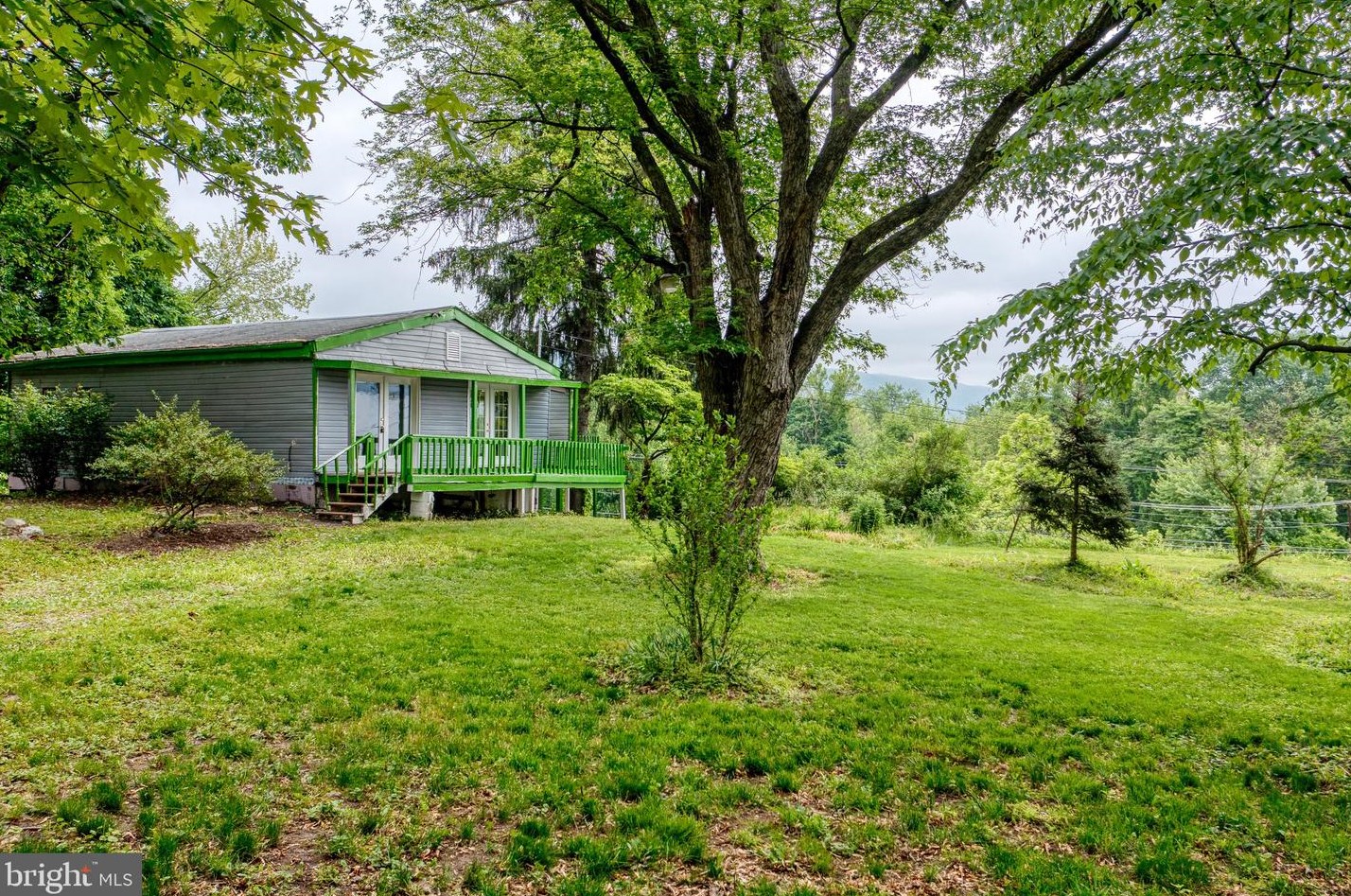 637 Schoolhouse Rd, Duncannon, PA 17020