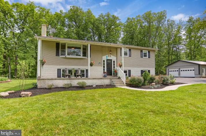 60 Greens Valley Rd, Landisburg, PA 17040-9229
