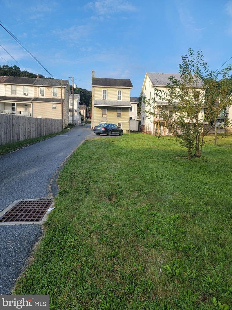 38 N 5th St, Wila, PA 17074