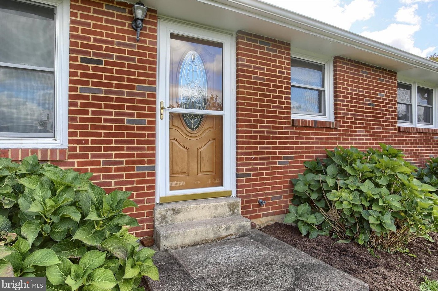 101 Nace St, Eshcol, PA 17062