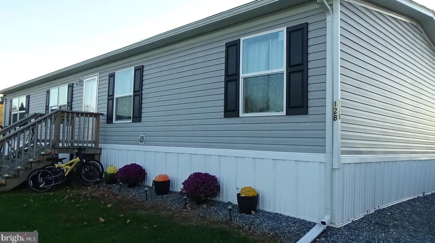128 Wheatfield Ln, Shermansdale, PA 17090