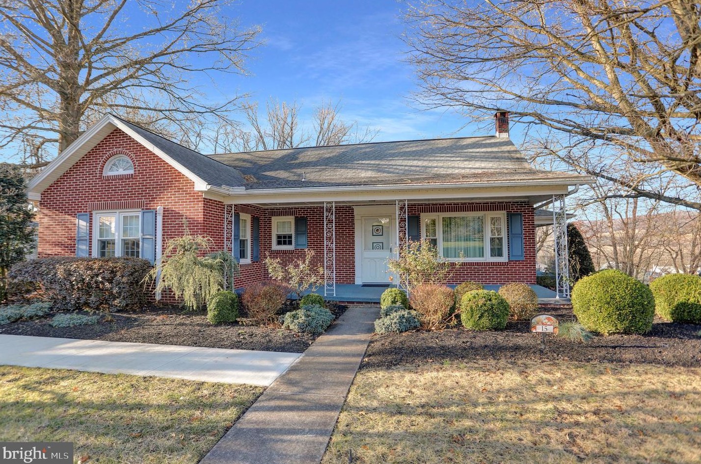 15 S School St, Eshcol, PA 17062