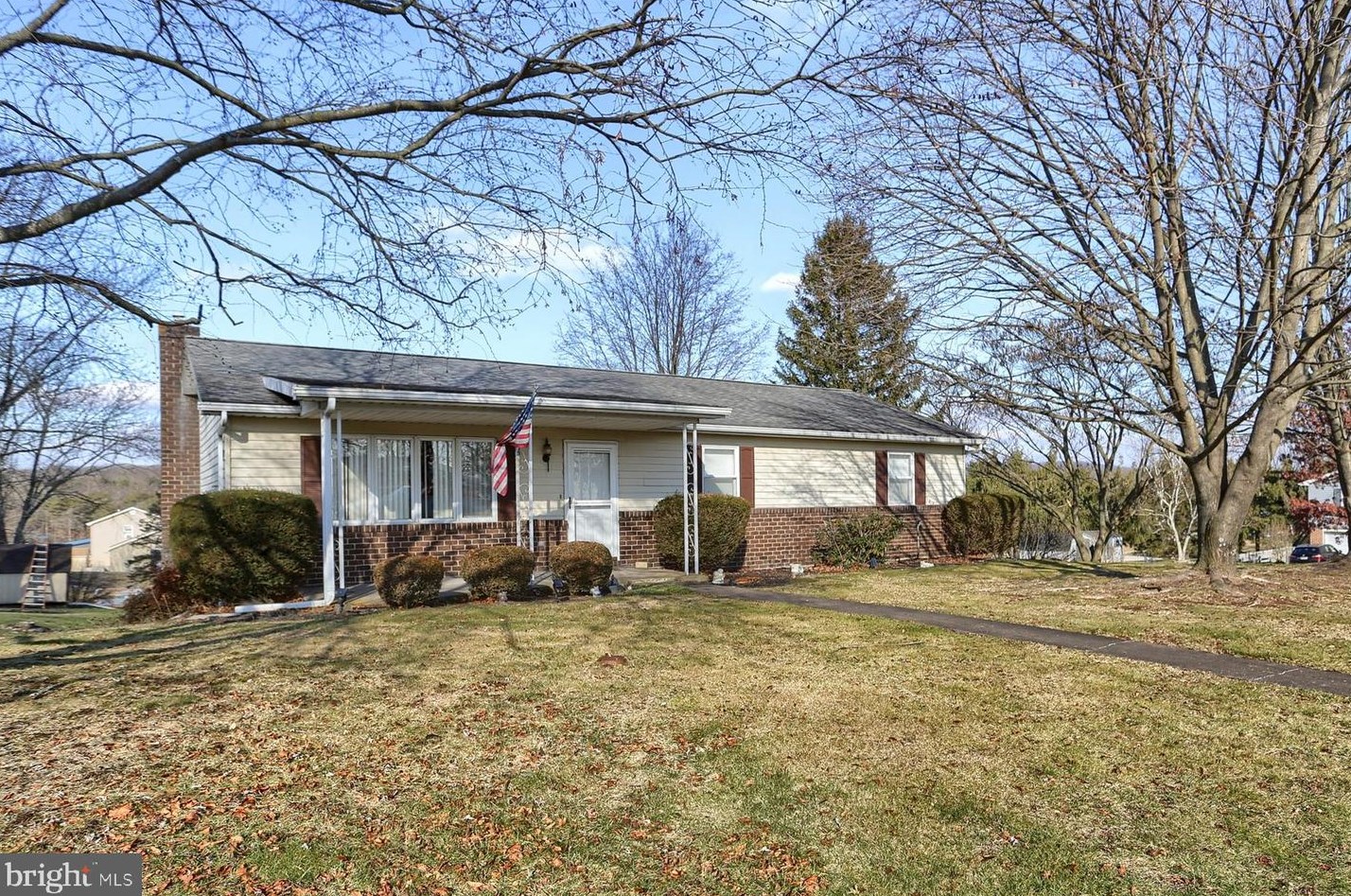 7 Mcnaughton Dr, Duncannon, PA 17020