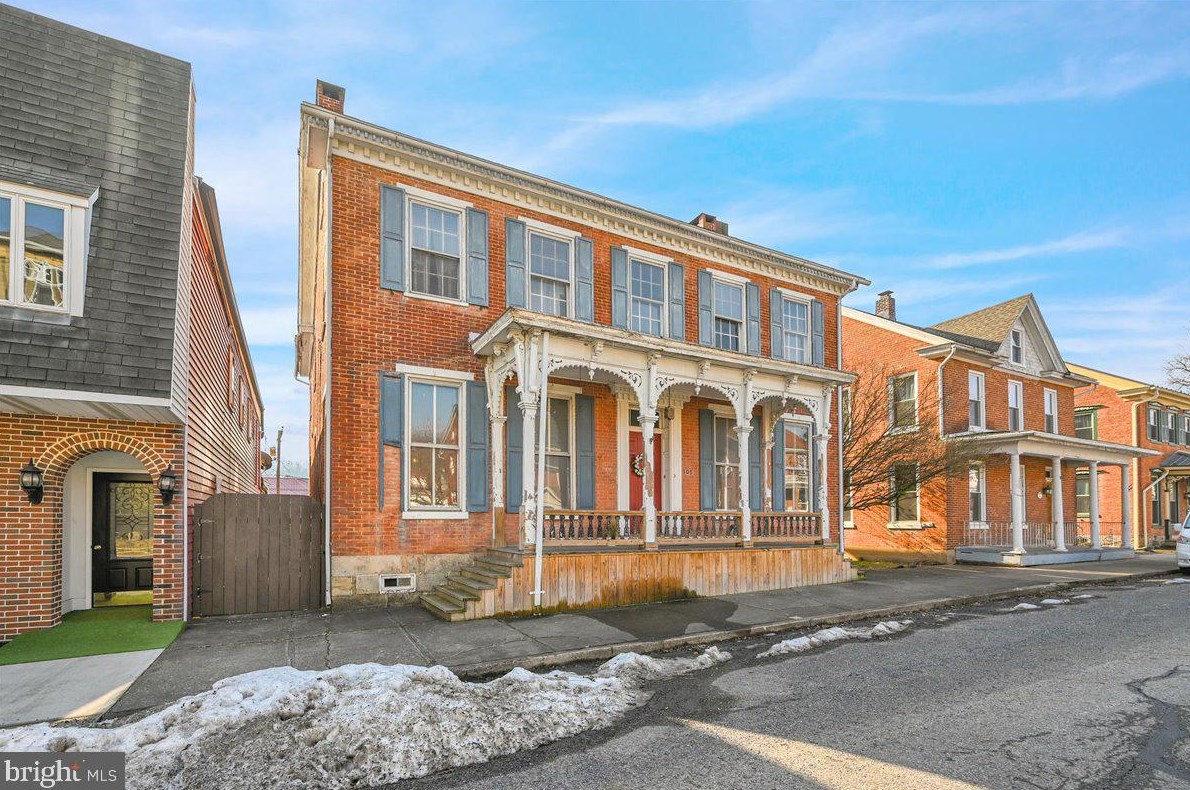 105 W Main St, Paradise Park, PA 17068