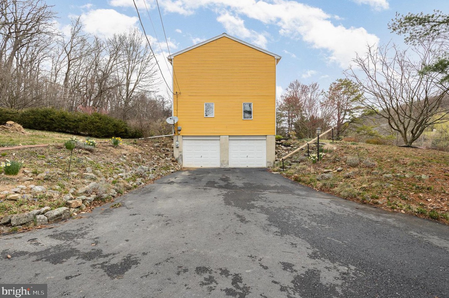 535 Sandy Hollow Rd, Paradise Park PA  17068-9207 exterior