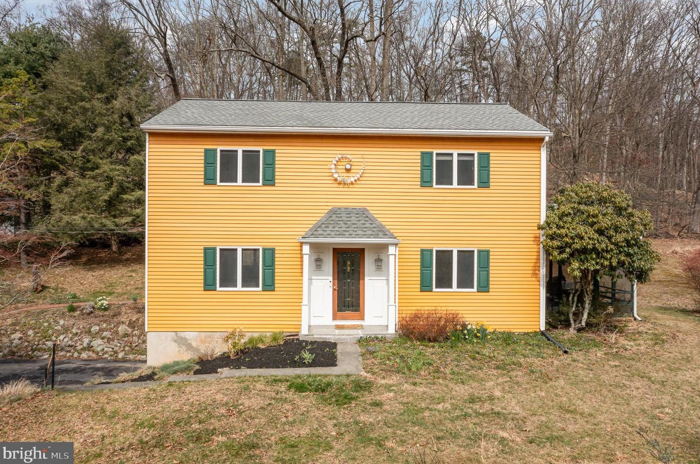 535 Sandy Hollow Rd, Paradise Park, PA 17068