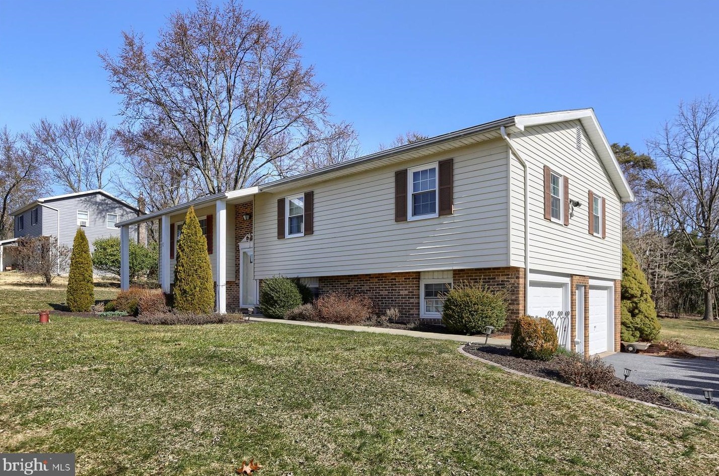24 Pinetree Dr, Duncannon, PA 17020-7115