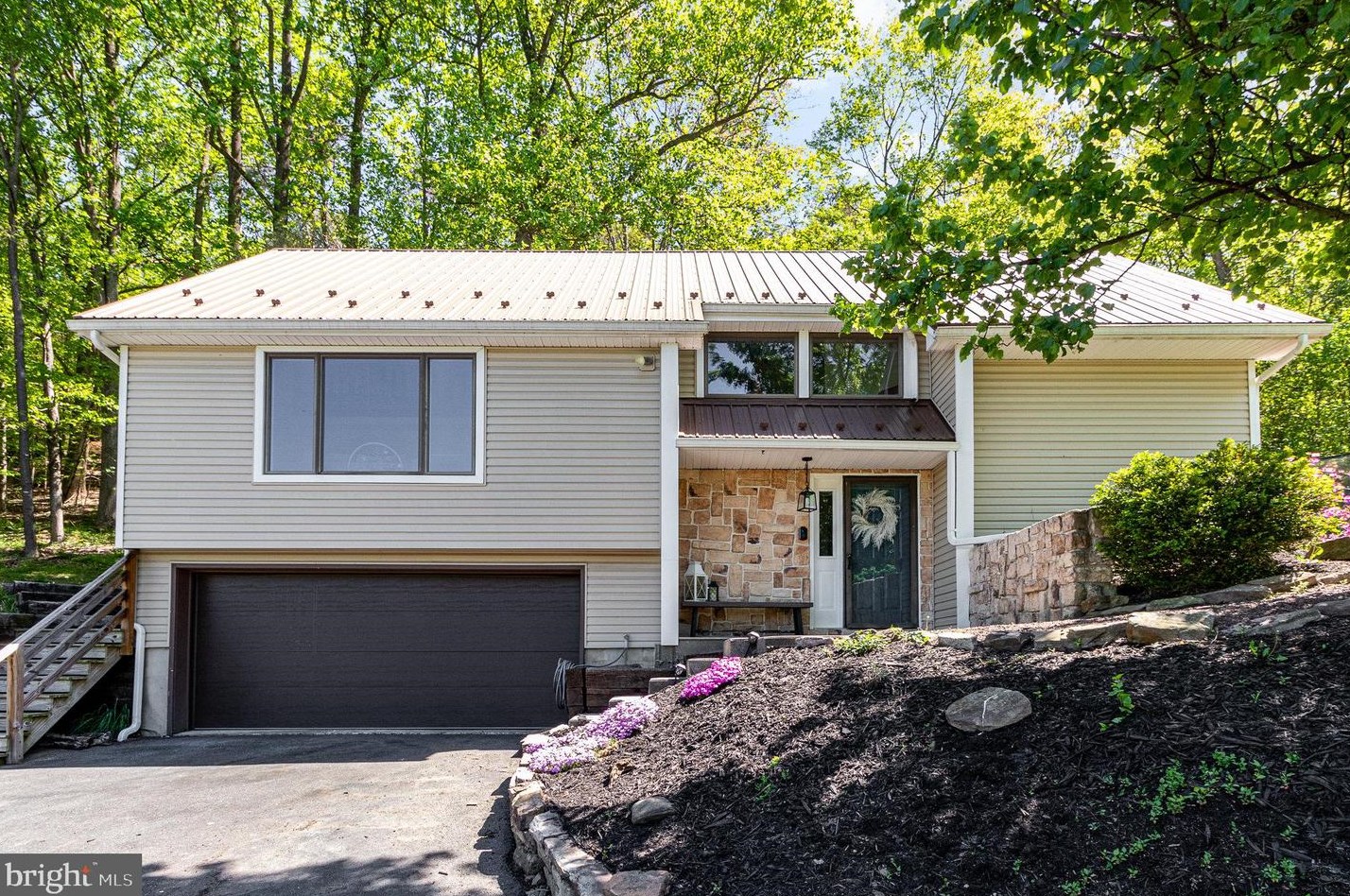 716 Pisgah Rd, Shermansdale, PA 17090-8858