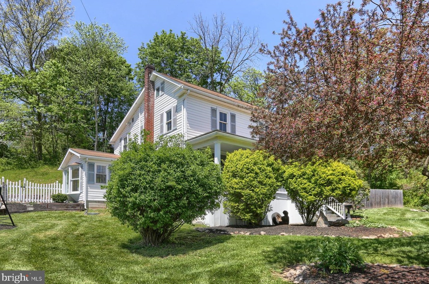 94 Henry Rd, Landisburg, PA 17040-9347