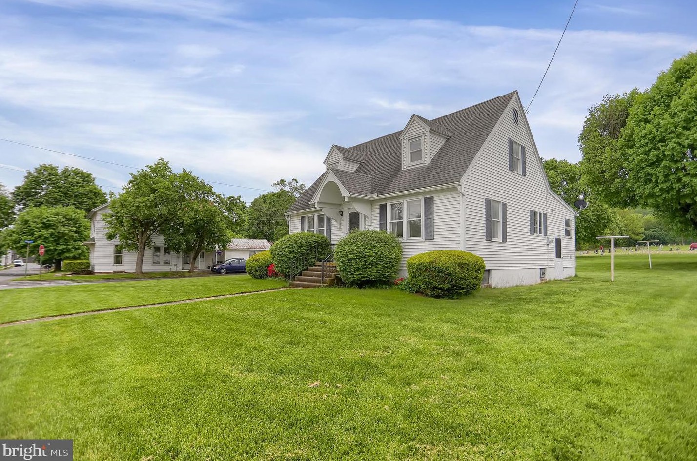 101 Barnett St, Paradise Park, PA 17068