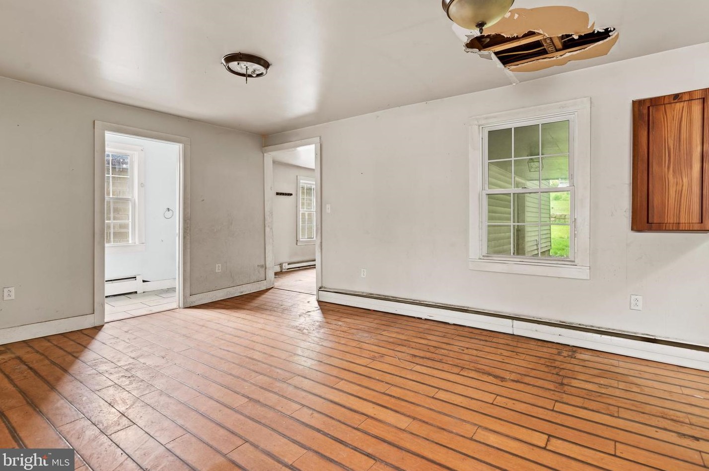 228 W Main St, Paradise Park, PA 17068