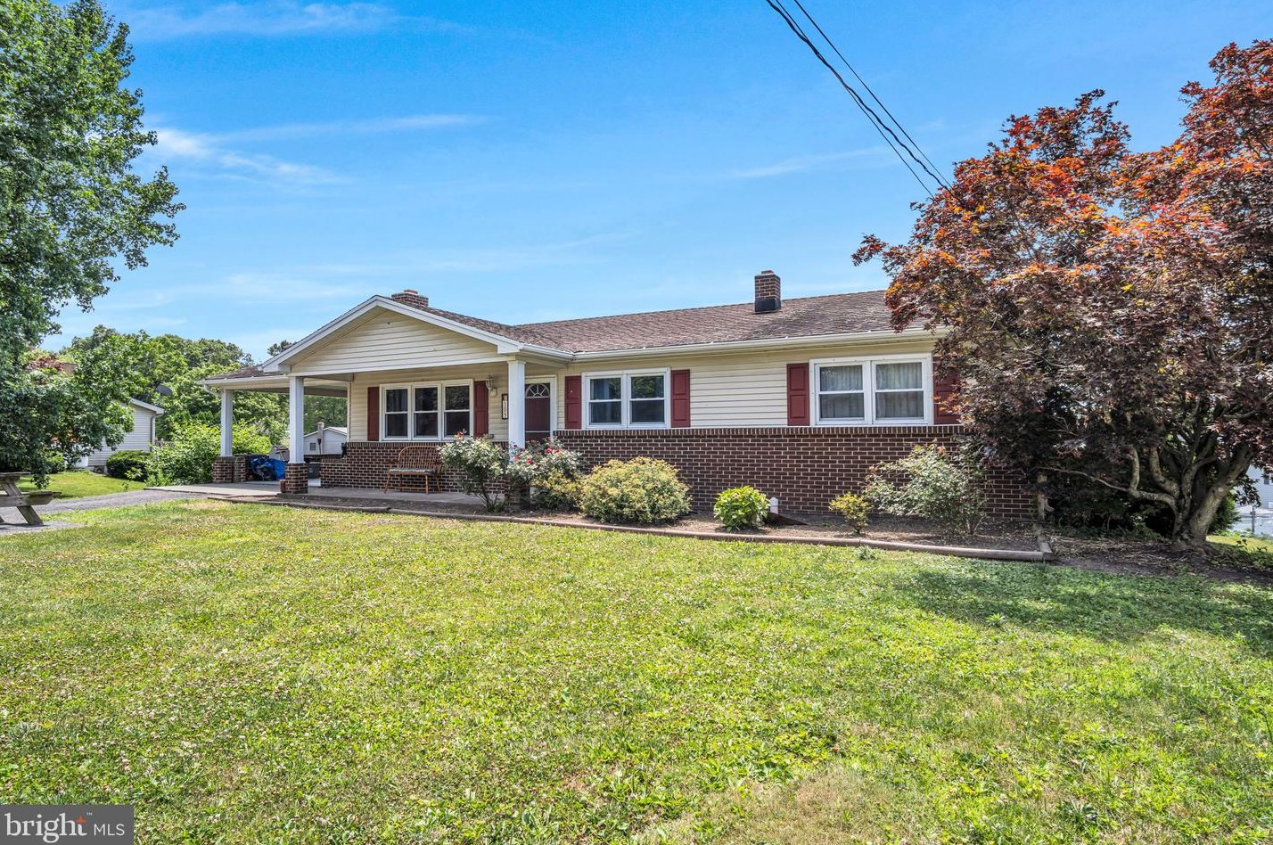 105 Nace St, Eshcol, PA 17062