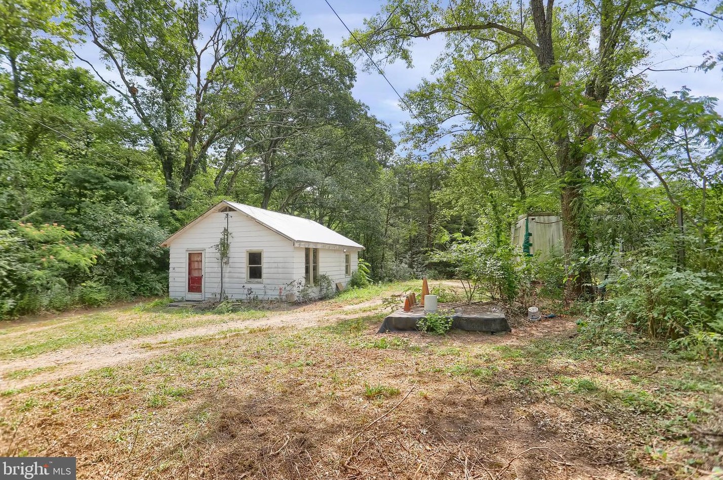 807 Buckwheat Rd, Eshcol, PA 17062