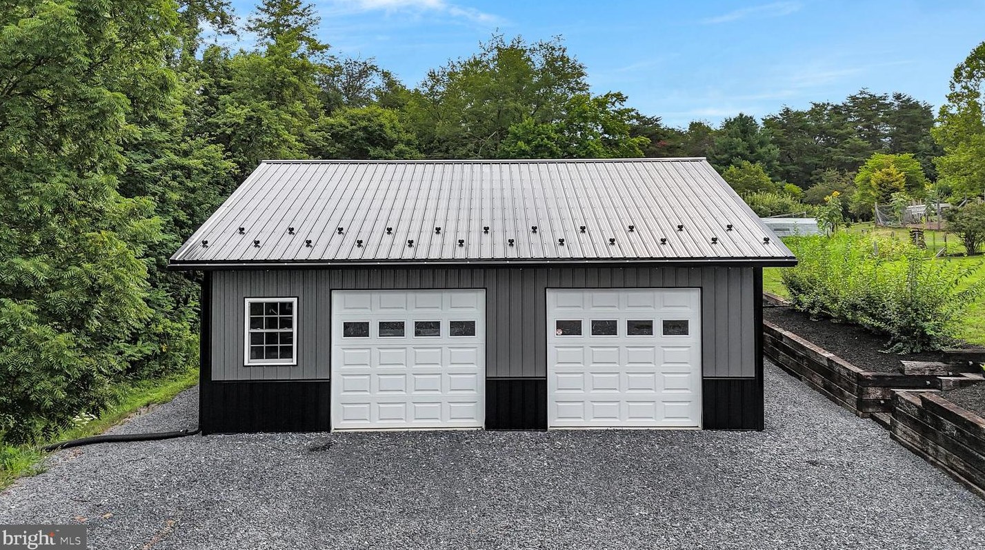 11 Valley Ranch Rd, Shermansdale, PA 17090