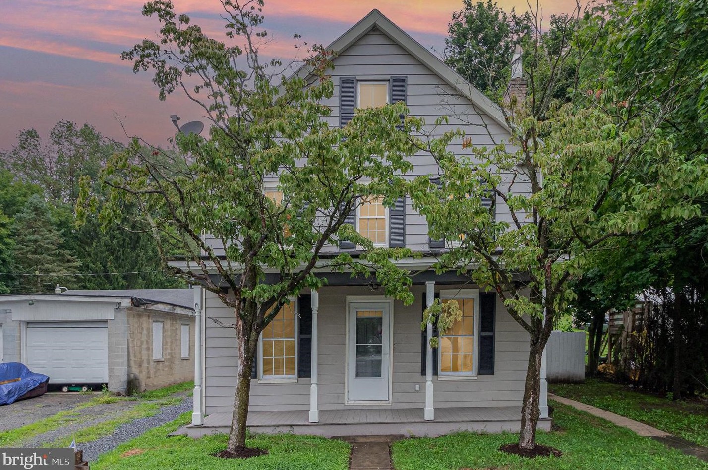 228 W Main St, Paradise Park, PA 17068