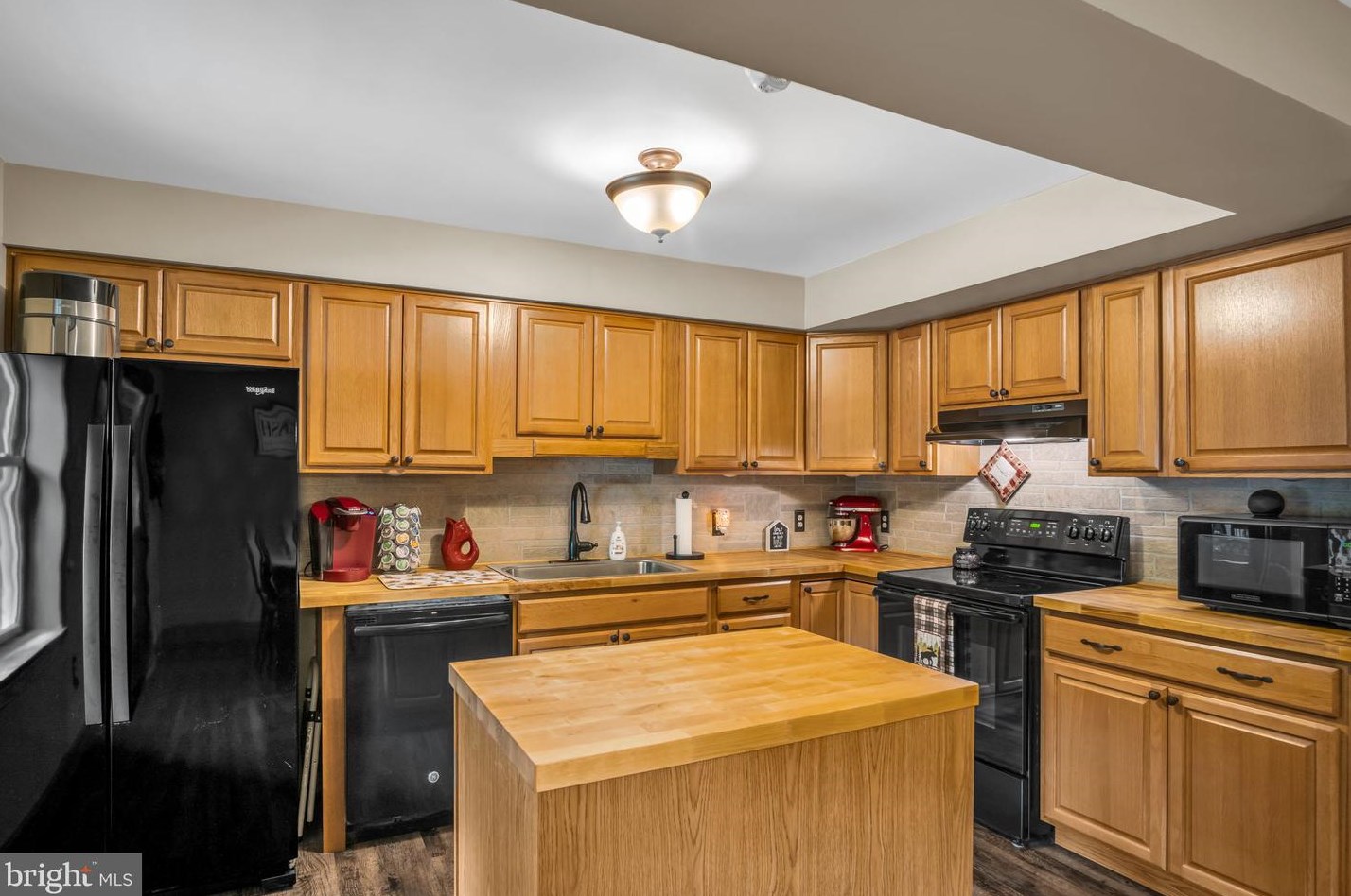 85 Petersburg Ln, Duncannon, PA 17020