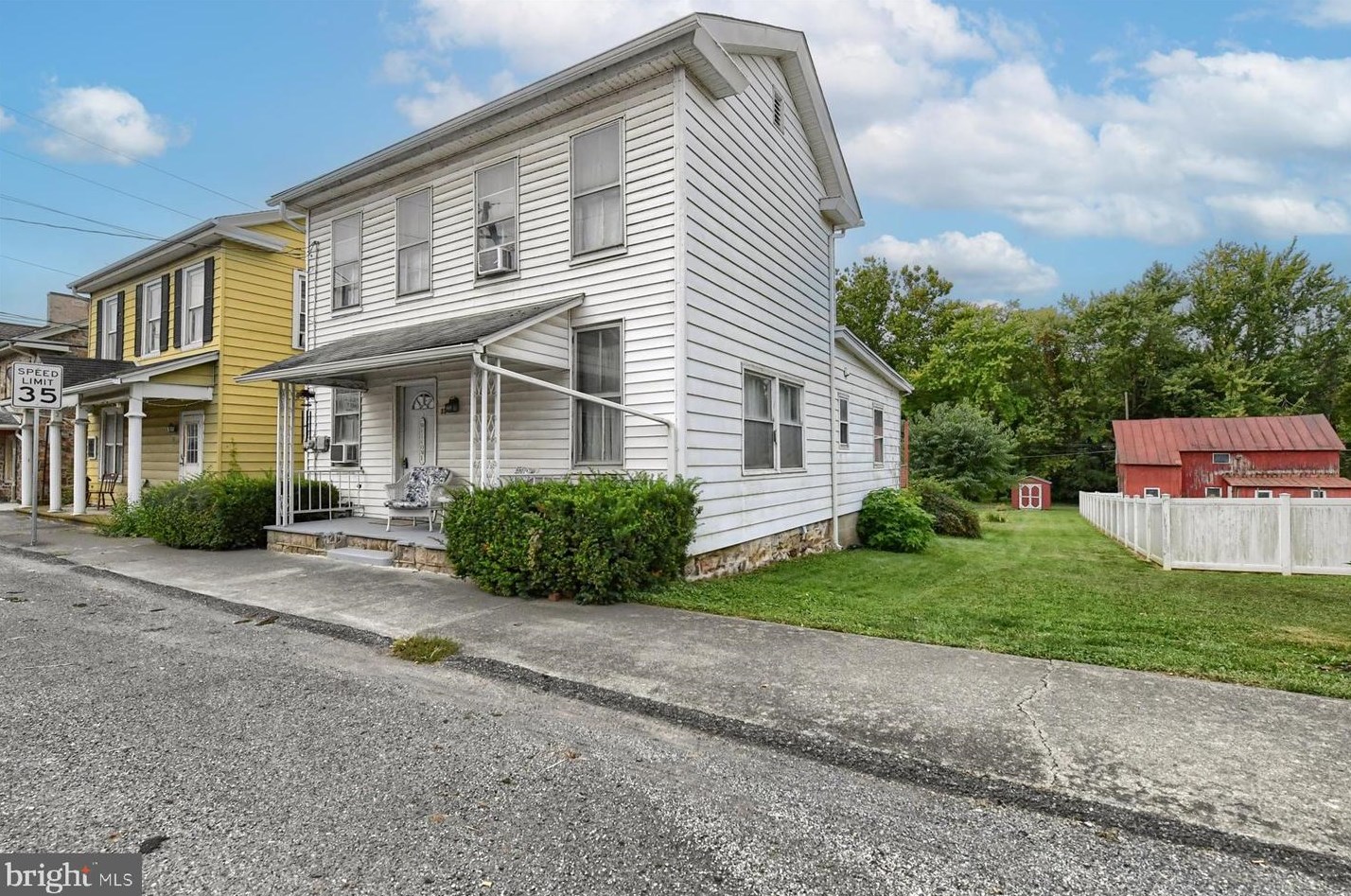13 N Market St, Eshcol, PA 17062