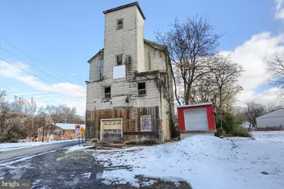 300 S 4th Street, Newport, PA 17074 - Photo 2