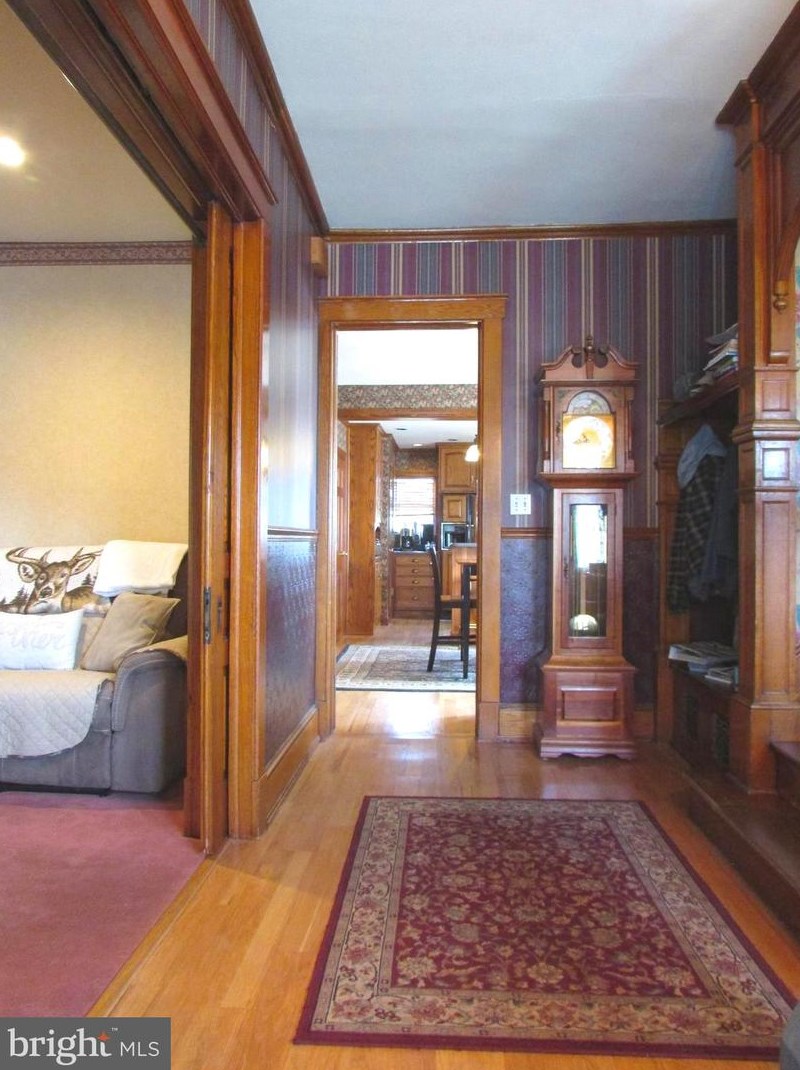 213 2nd St, Brommerstown, PA 17922-6010