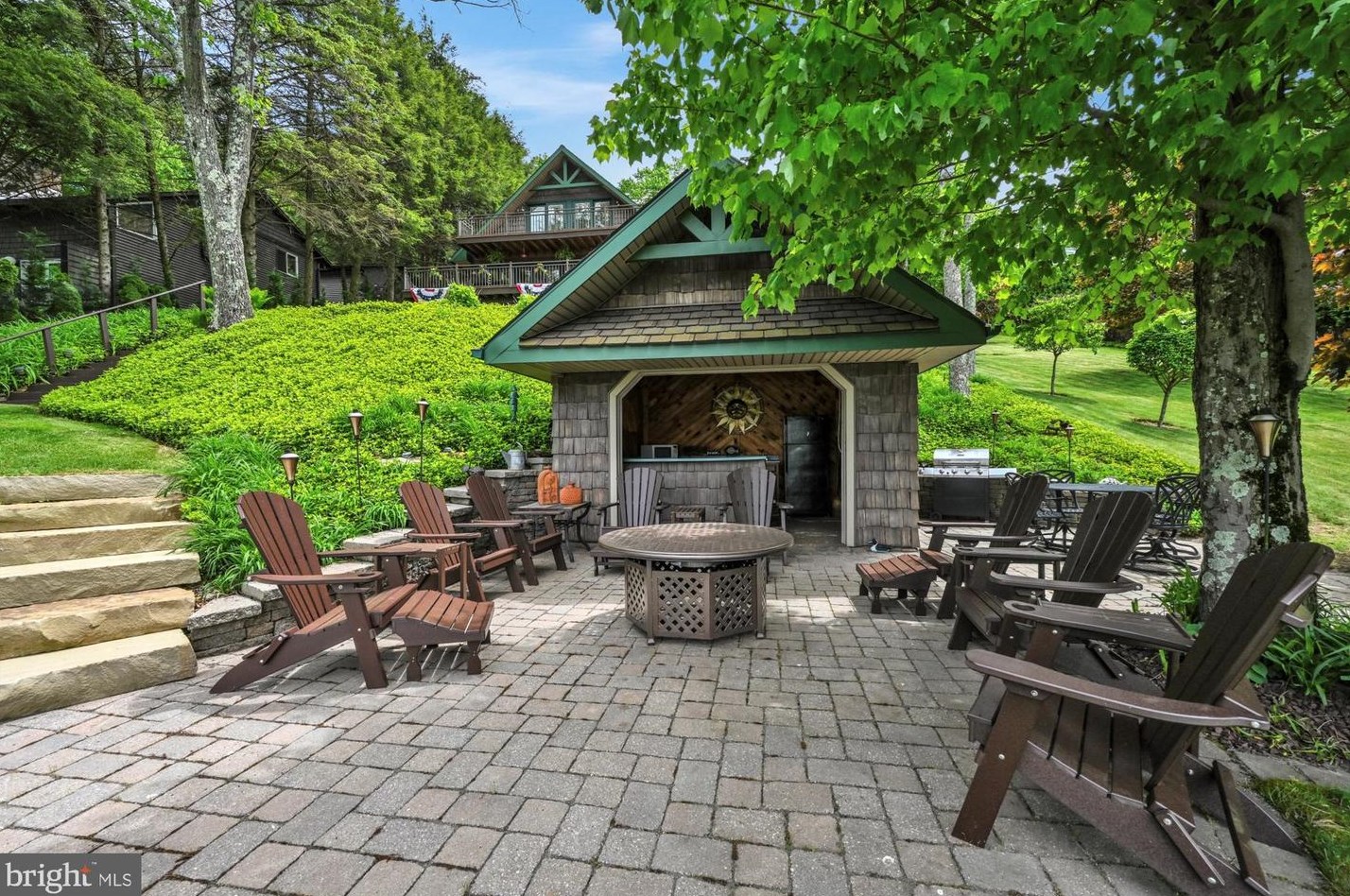 2620 Wynonah Dr, Brommerstown PA  exterior