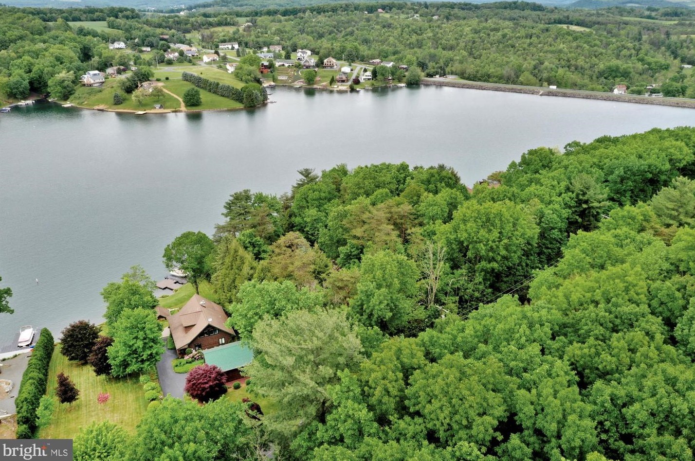 2620 Wynonah Dr, Brommerstown PA  exterior