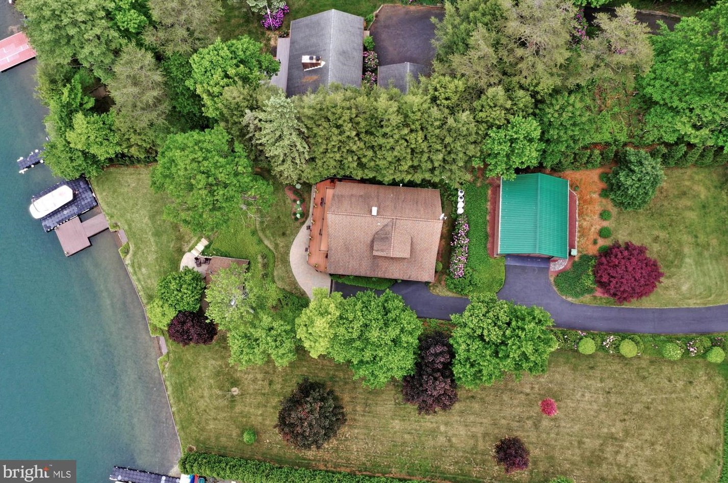 2620 Wynonah Dr, Brommerstown PA  17922-9404 exterior