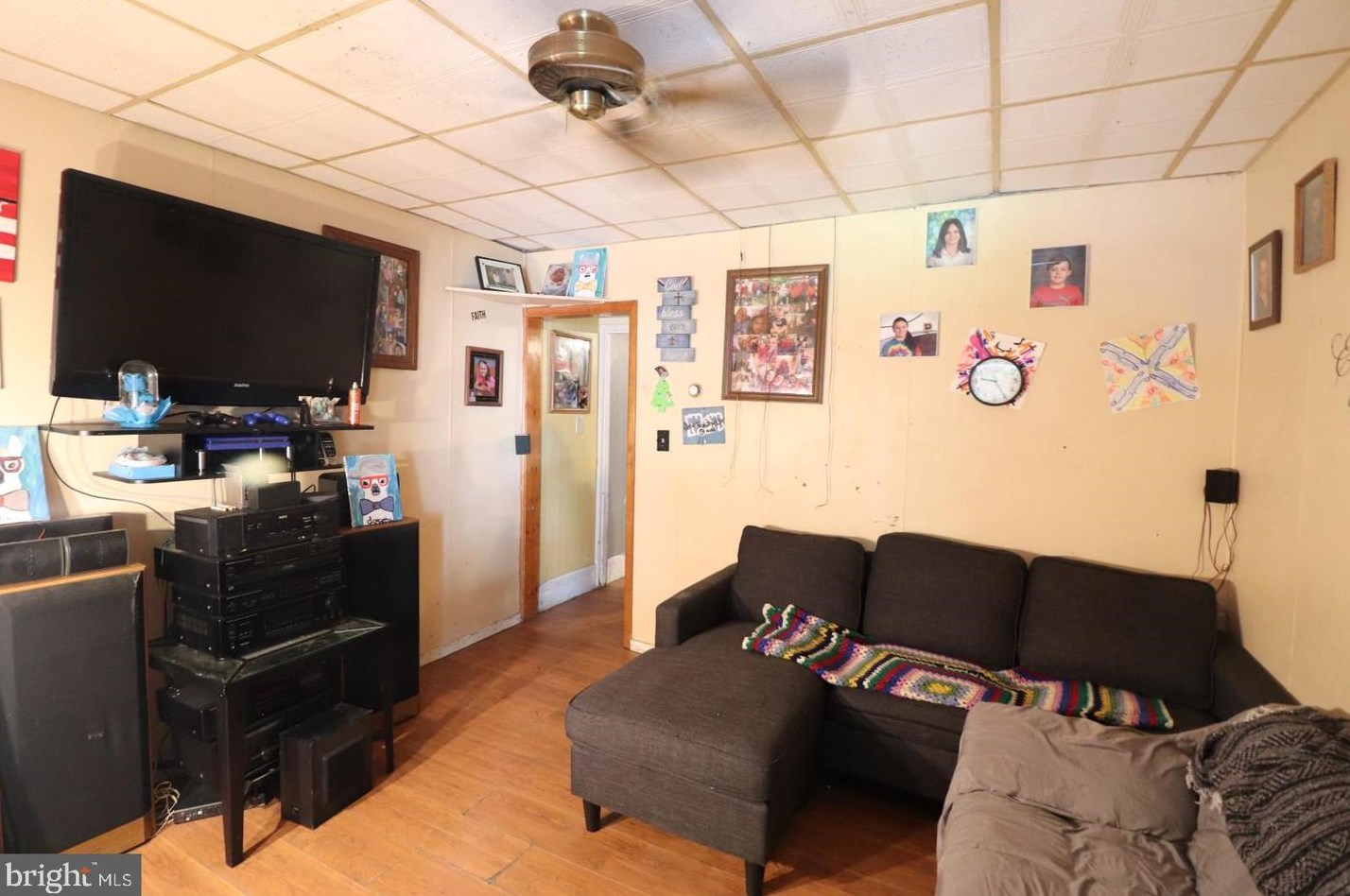 549 E Arch St, Primrose, PA 17901
