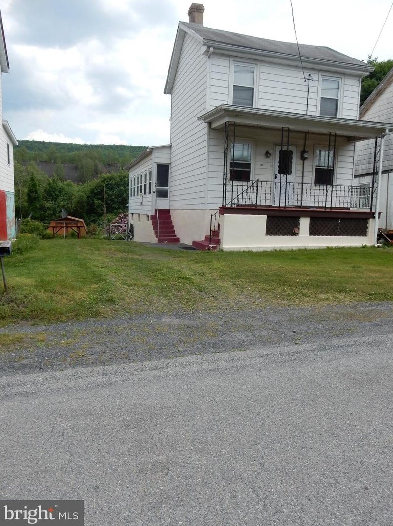 592 Old 209 Rd, Hometown, PA 18252