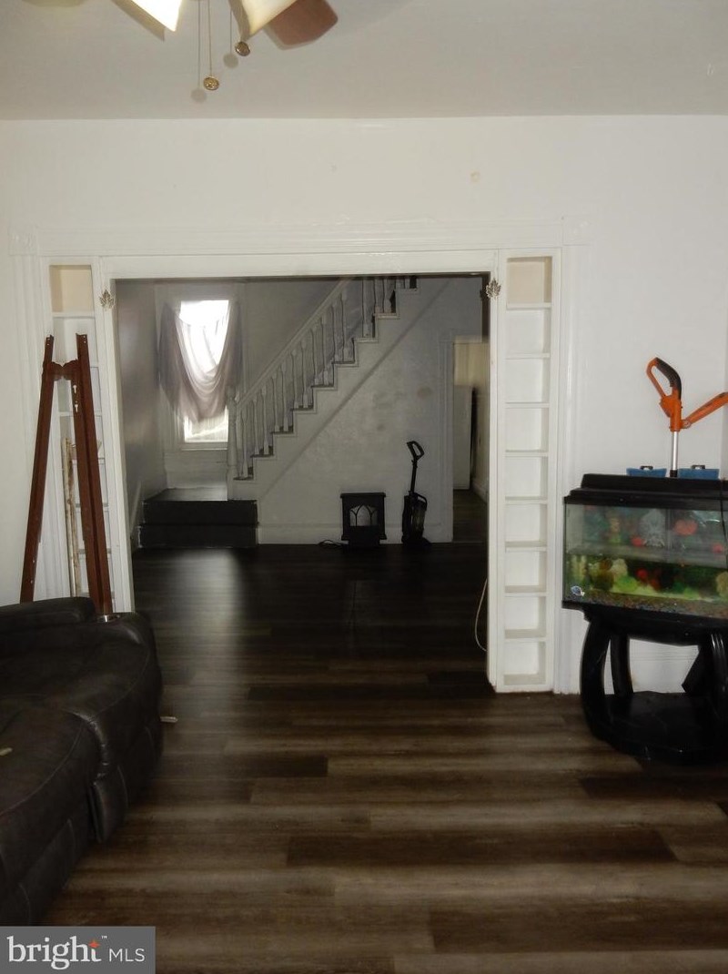 225 Orwigsburg St, Hometown, PA 18252-2309