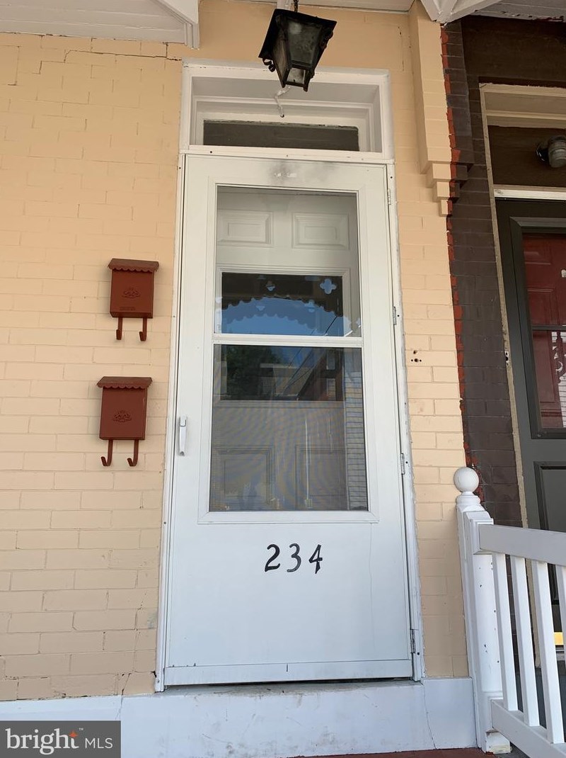234 Mauch Chunk St, Hometown, PA 18252-1735