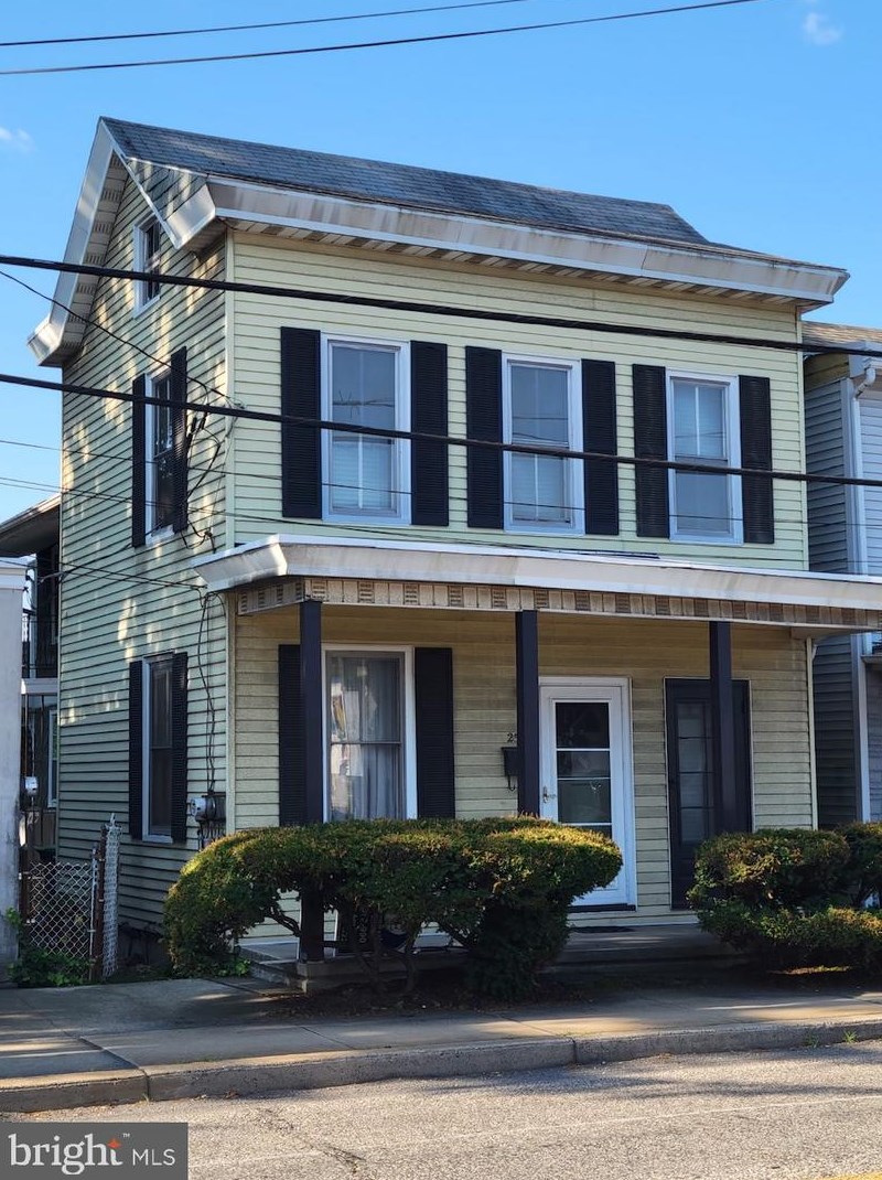25 Pottsville St, West Cressona, PA 17929
